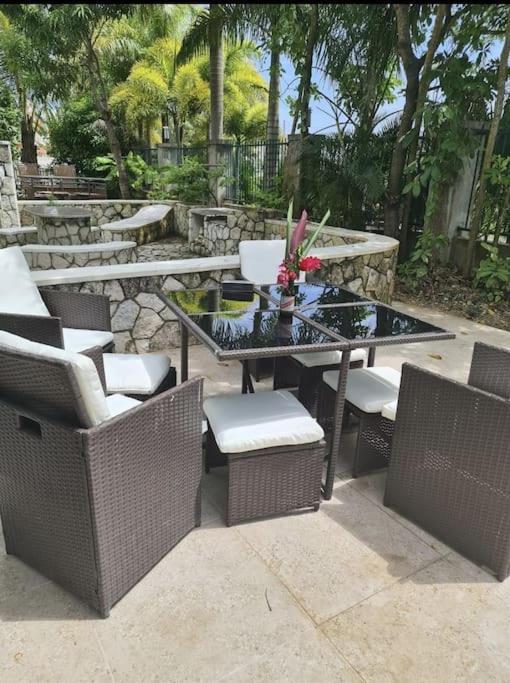 Townhouse By The Bay, Little Bay Country Club ,Negril Villa Orange Bay Buitenkant foto